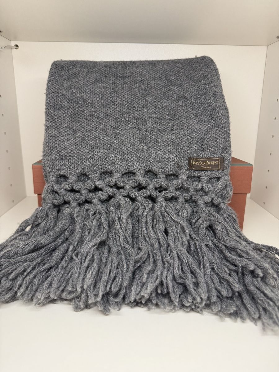 Saint Laurent Foulards & écharpes: Vintage YSL Schal – Neuf (Voir description) à Wollerau par isa_fx8n
