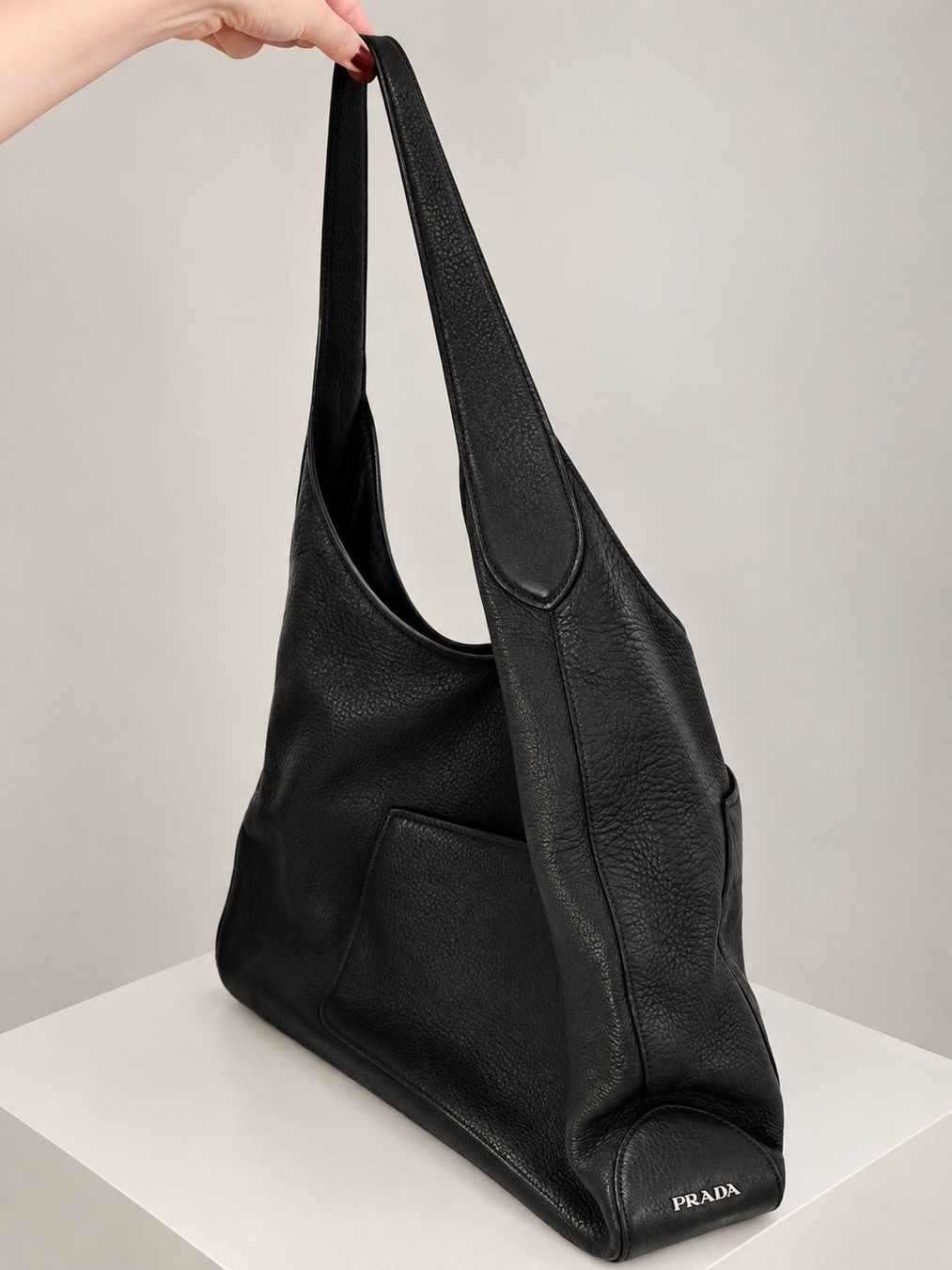 Prada Taschen für Damen: Prada Cervo Hobo Leather bag – Gebraucht aus Zürich von ang_thj9