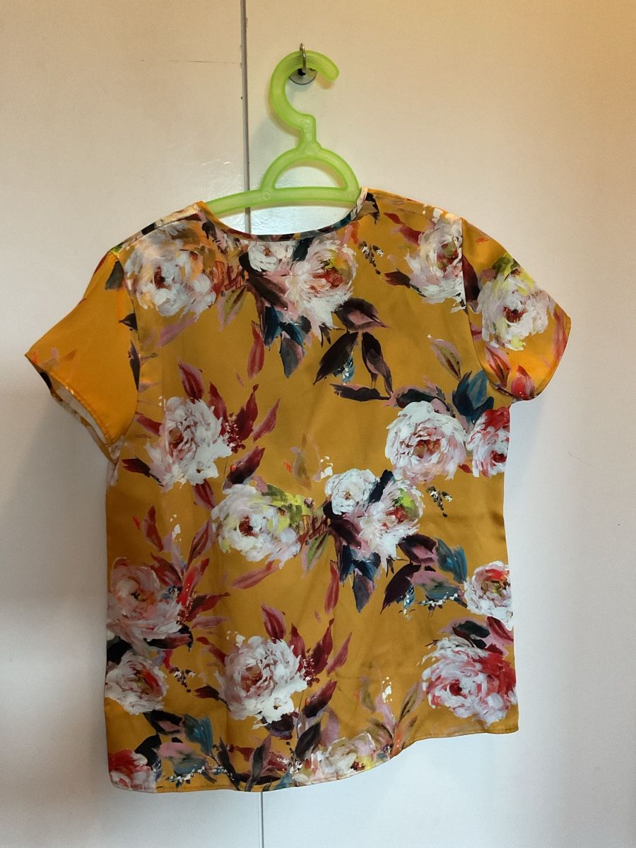 Sisley T-shirt: T-shirt SISLEY – Nuovo (secondo la descrizione) da Meyrin venduto da The_Top_Dressing 1