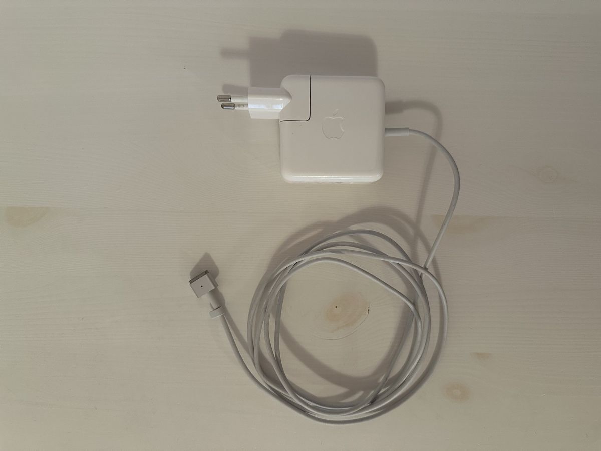 Apple Notebook: Apple MacBook Air 13", 512 GB, Silver – Usato da Trimbach venduto da Goldchild_8 9