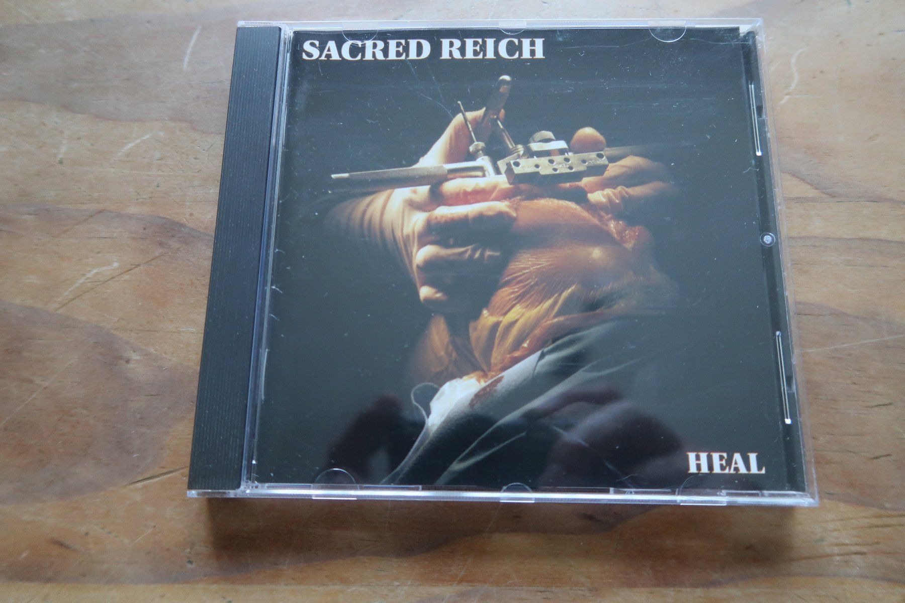 CDs: SACRED REICH - HEAL - CD – Gebraucht aus Basel von Patiscat
