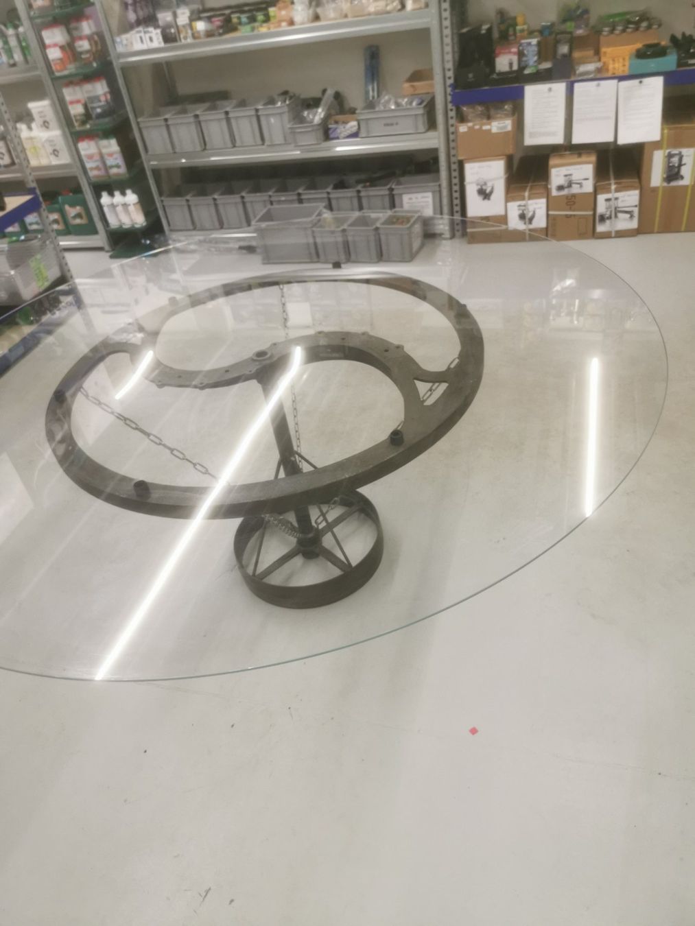 Tavoli: Schwungrad Tisch Eigenbau Mit Glas Plasplatte – Nuovo (secondo la descrizione) da Affoltern am Albis venduto da Nino_Pianezzi 2