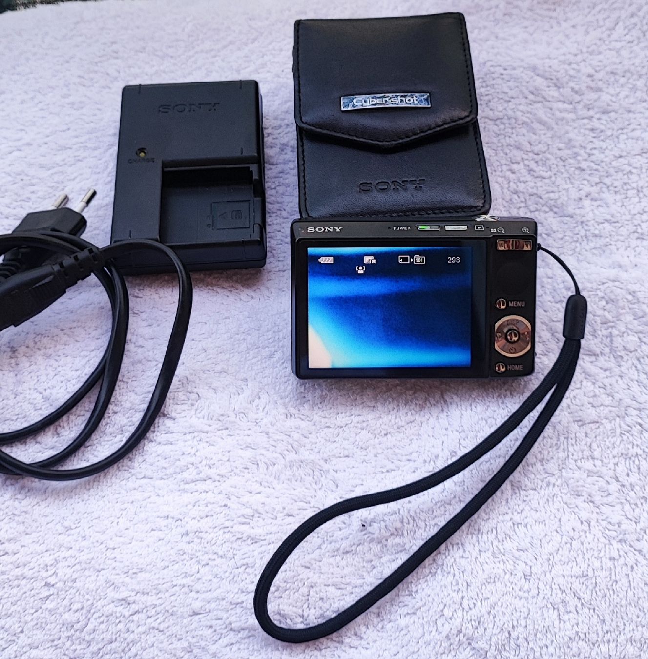 Sony Fotocamera: Sony Cyber-Shot DSC-T100 8.1MP Black Digital Camera – Usato da Zollikofen venduto da zar_j67f 2