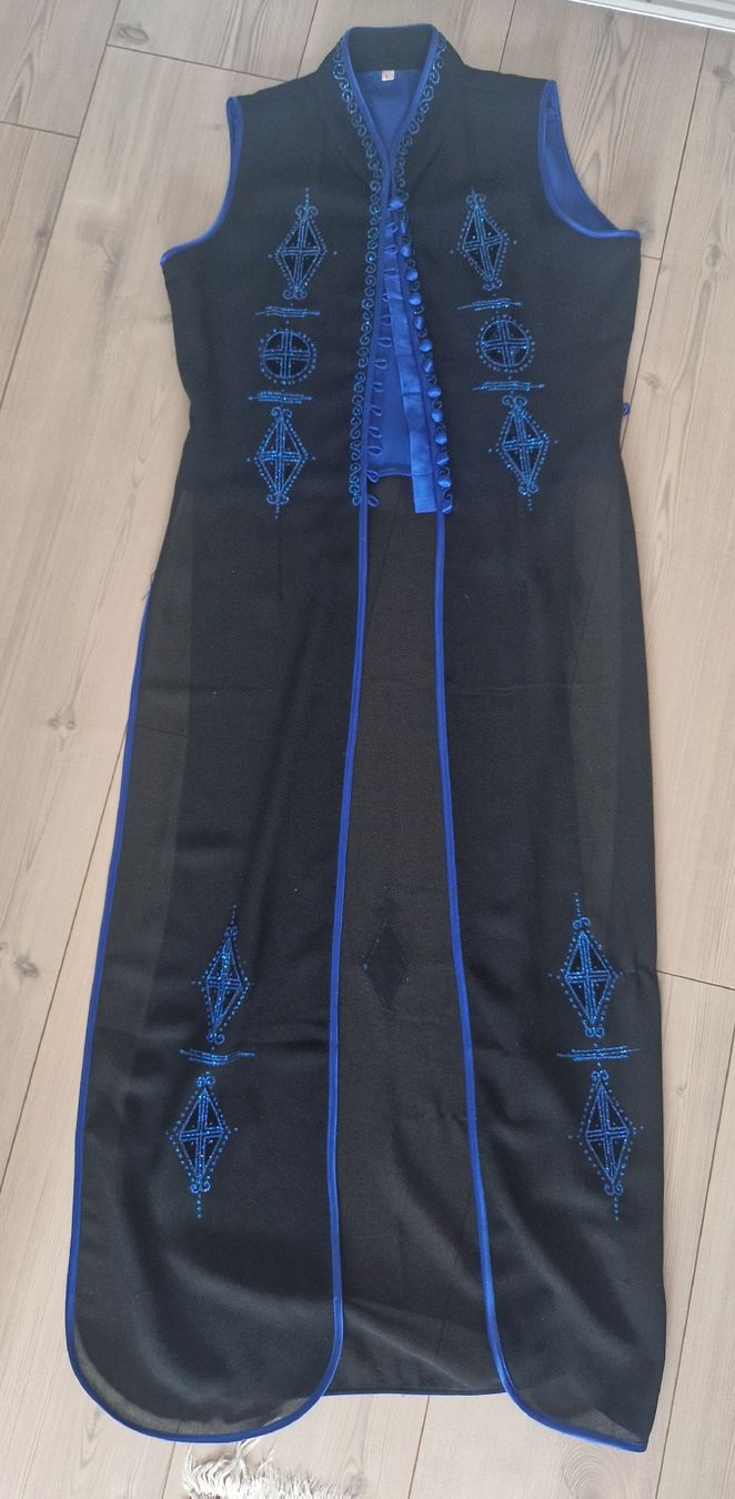 Costumi: Fasnachtskleid Set mit Weste Gr. L (eher M) – Usato da Zürich venduto da stefanella 1