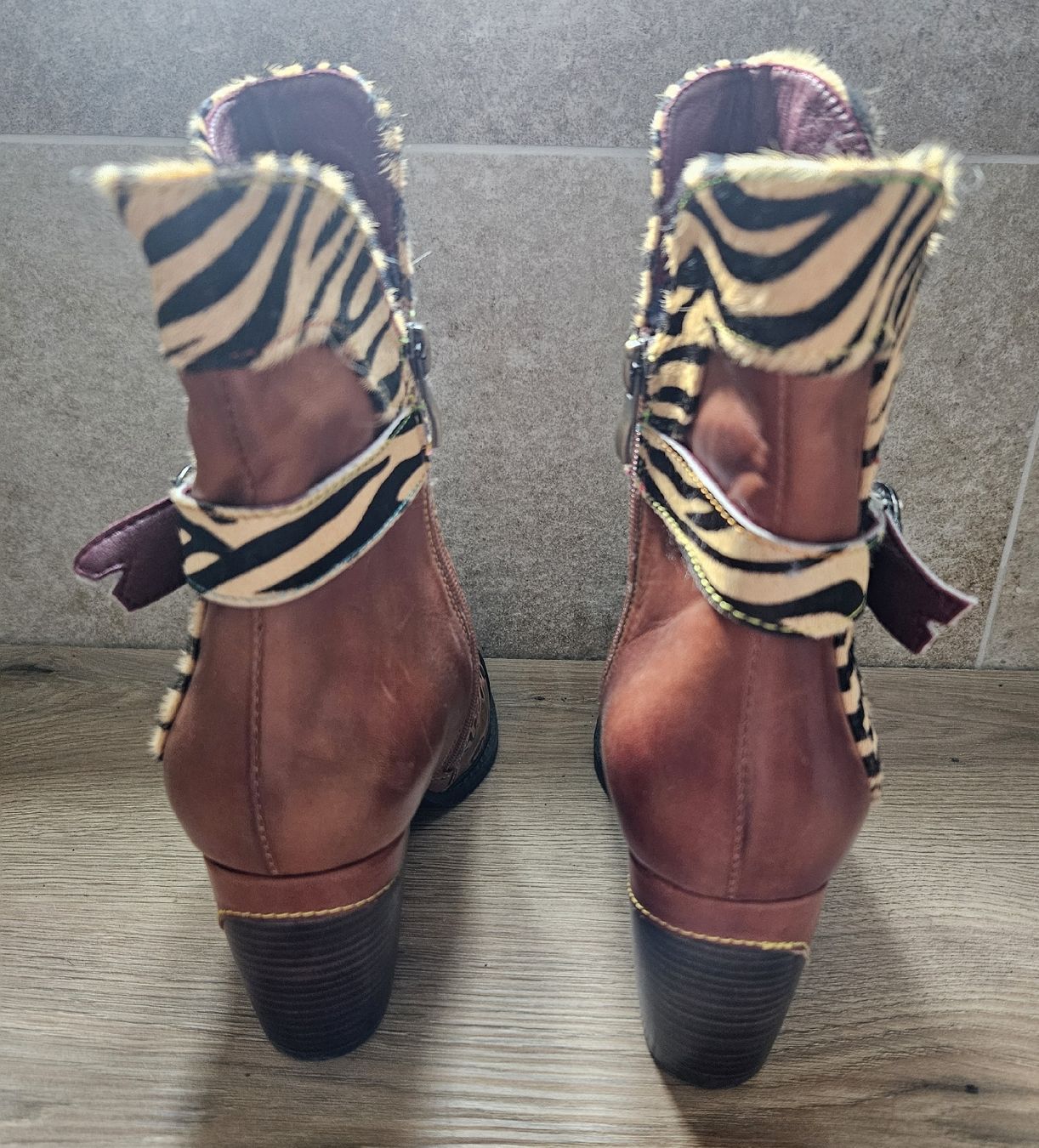 Scarpe da donna: Stiefeletten Gr. 40 - Spendenaktion – Nuovo (secondo la descrizione) da Unterkulm venduto da Beljasch 5