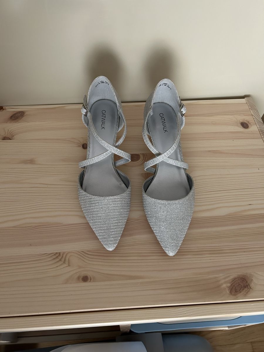 Scarpe da donna: Glitzerpumps zu verkaufen – Usato da Zeihen venduto da Marina.97