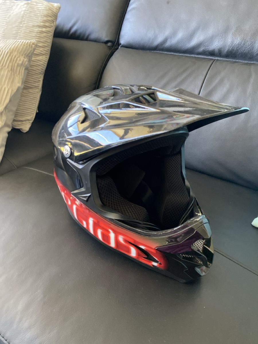 Caschi & visiere: Helm für Motorgross oder fürDownhill – Usato da suberg venduto da carevo01