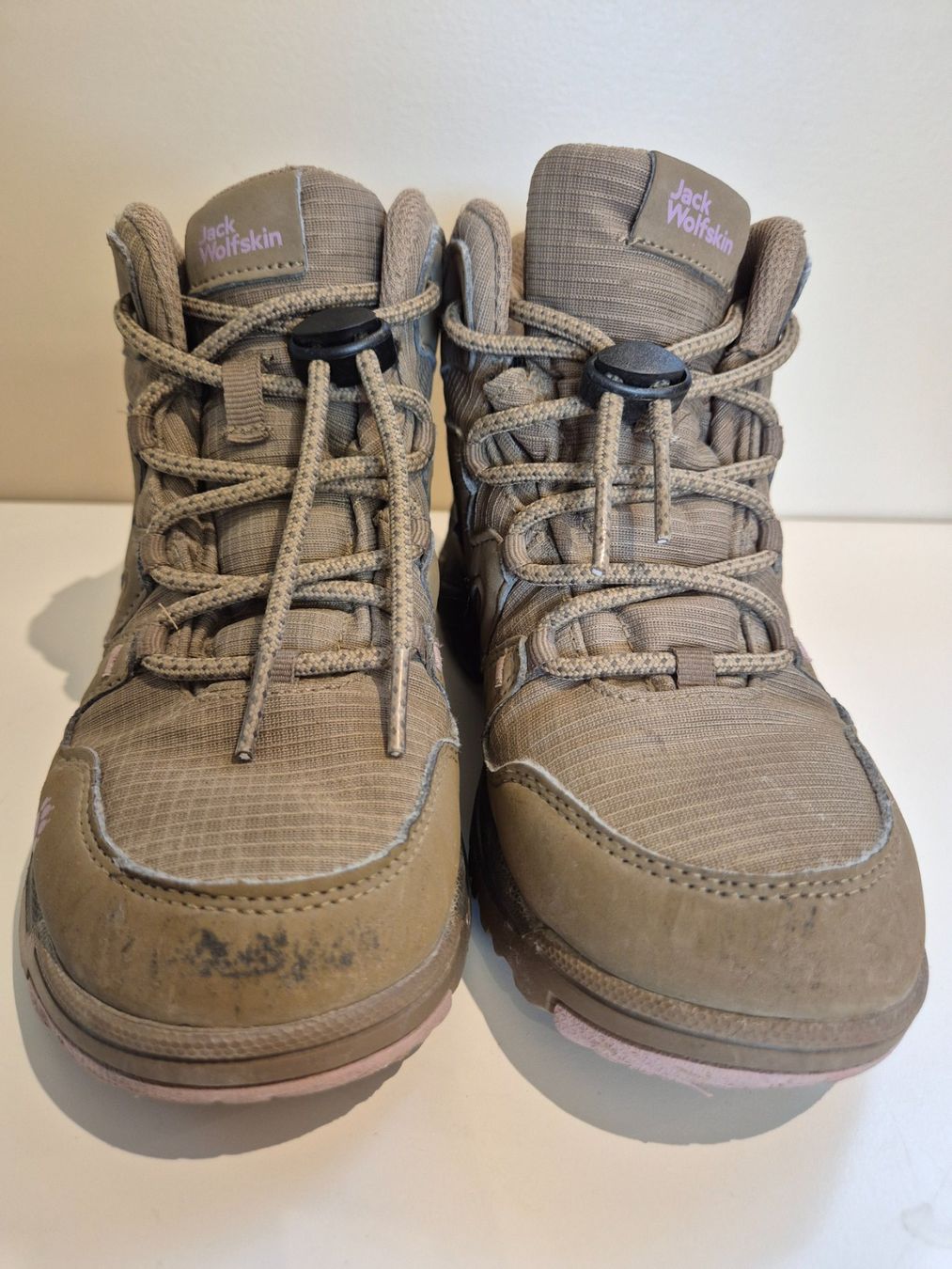 Jack Wolfskin Scarpe per ragazze: Jack Wolfskin  Mädchen-Wanderschuhe, Grösse 32, braun – Usato da Dietikon venduto da grafad 2