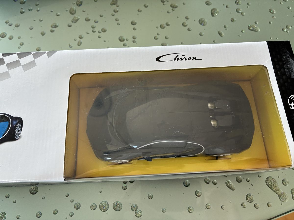 Spielzeuge: Bugatti Chiron RC Auto – Neu und originalverpackt aus Rüschlikon von dancingsea 2
