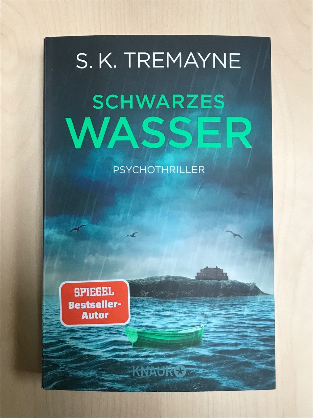 Libri: Schwarzes Wasser – Usato da Amden venduto da Arven-Schmuck