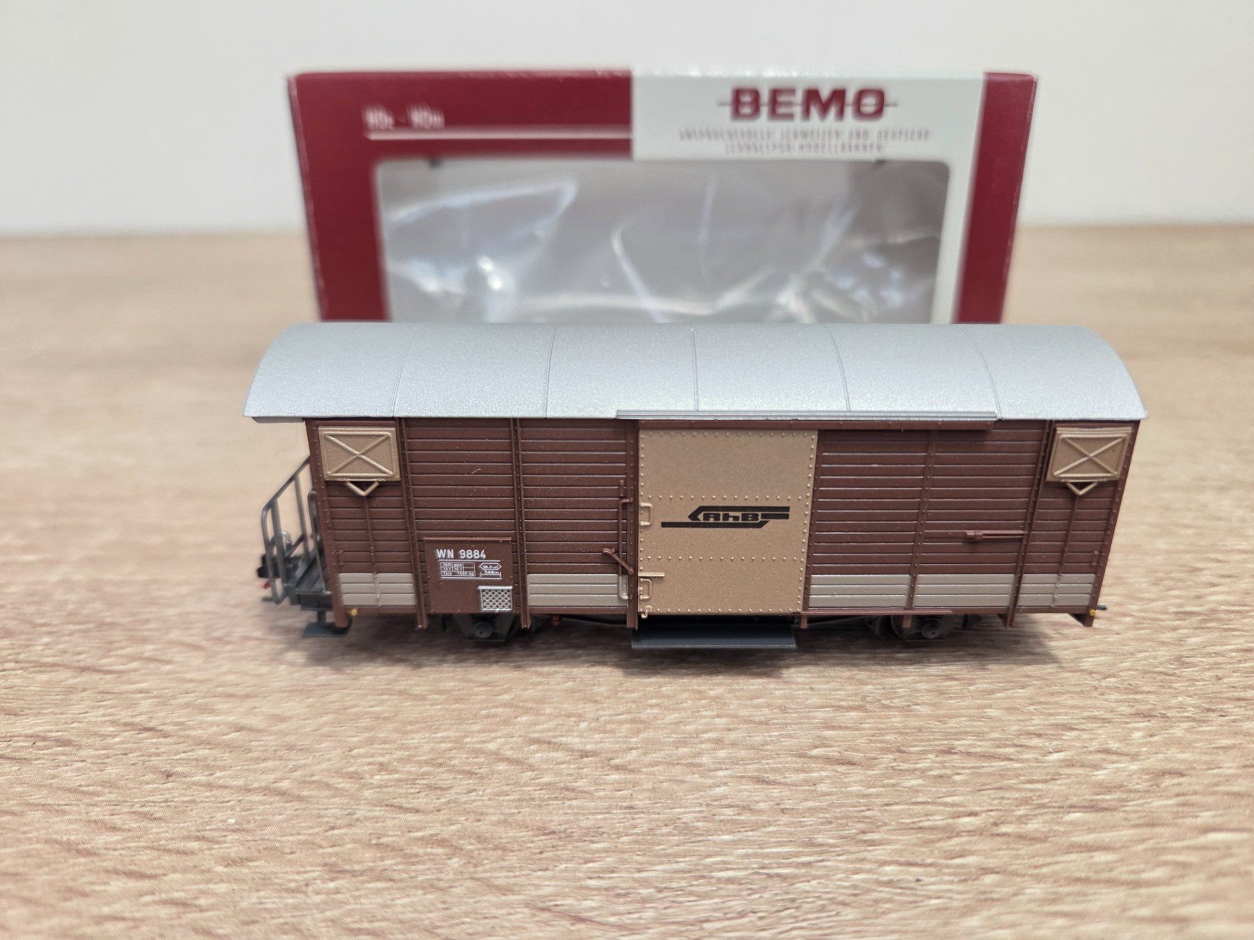 Bemo Modelleisenbahnen: Bemo 2250 154 Güterwagen RhB H0m – Gebraucht aus St-Aubin-Sauges von Lo_Go 1