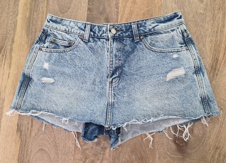 Jeans-Shorts ZARA Damen hellblau Grösse L Top Zustand