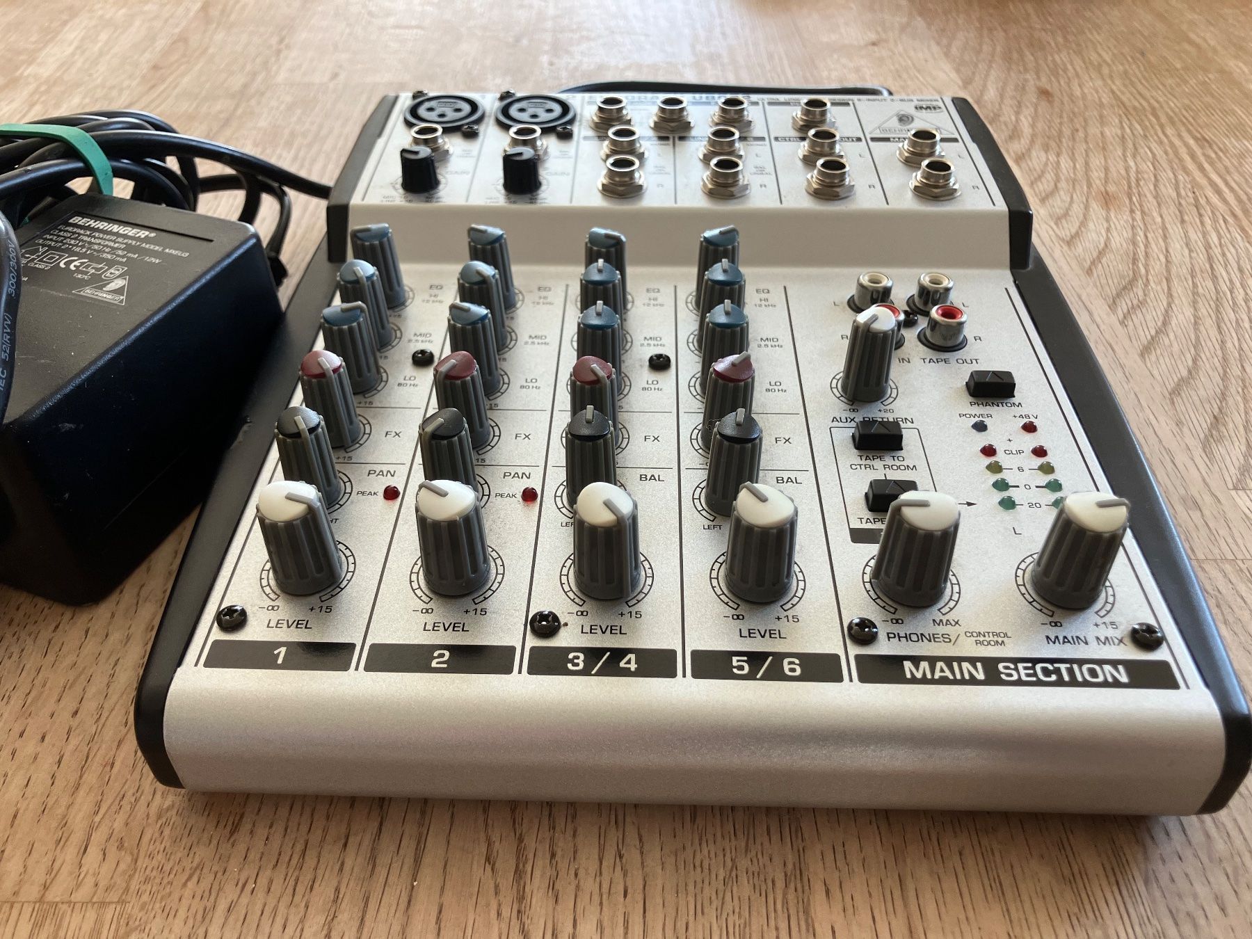 Behringer Console di mixaggio: Mischpult BEHRINGER EURORACK UB802 – Usato da Luterbach venduto da fink4500