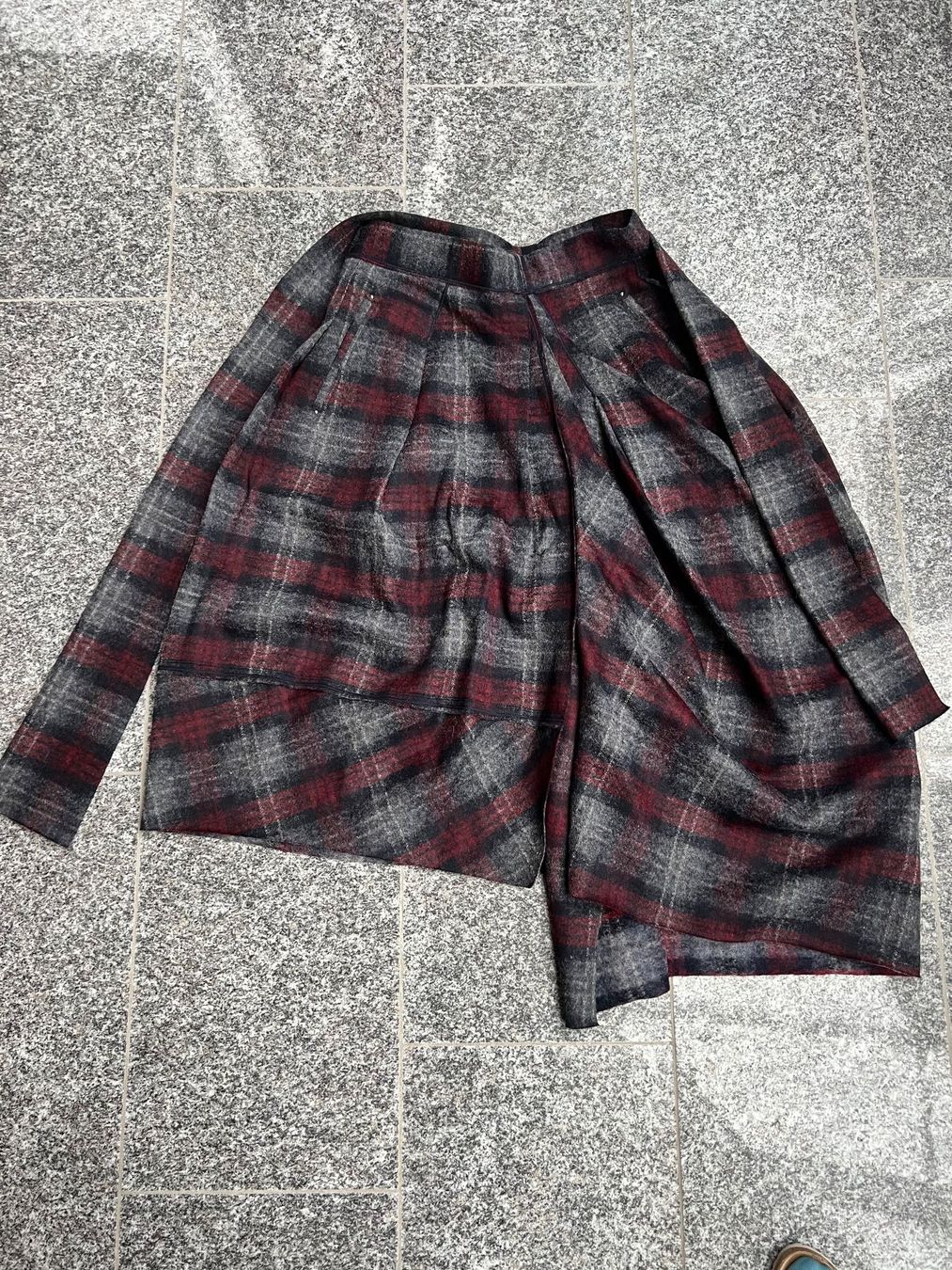 High Gonne: Hosenrock von High – Usato da Remigen venduto da Orlana7 2