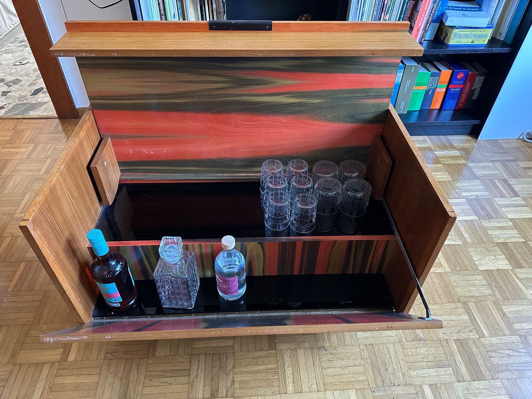 Credenze: Mobile bar vintage anni '60 – Usato da Breganzona venduto da Onairda75 2