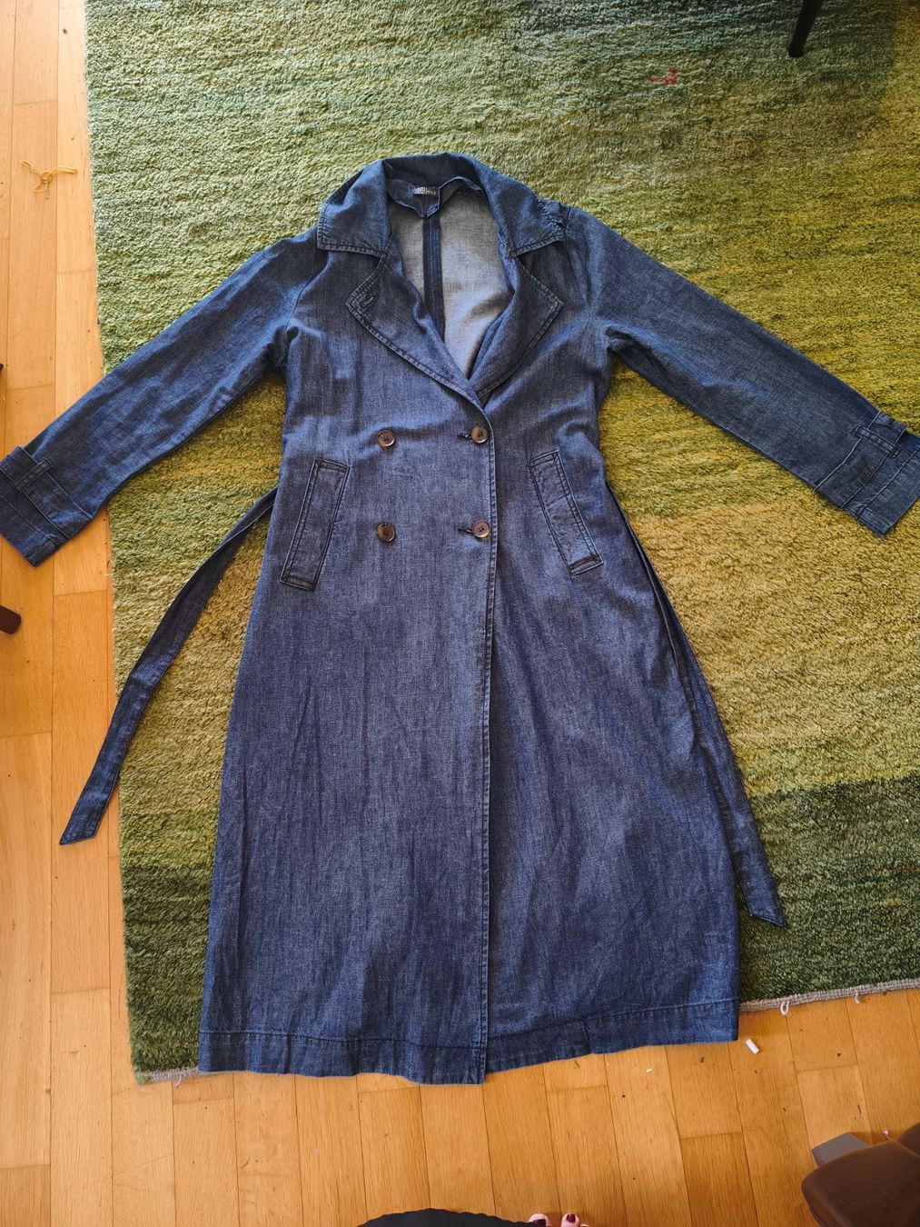 Nile Cappotti: Nile Trenchcoat – Nuovo (secondo la descrizione) da Mollis venduto da aliceee01