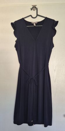 Elegantes Sommerkleid mit Volantärmeln – Gr.S