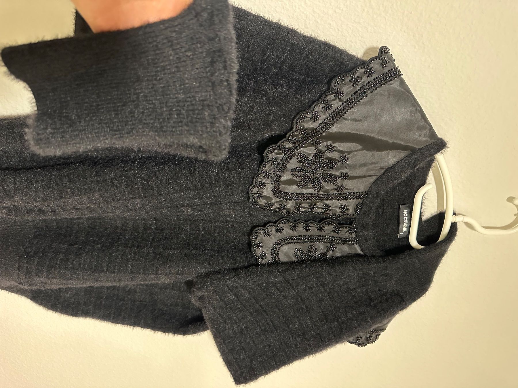 Maglioni & Felpe: Schwarzer Strickpullover mit wunderschönem spezial Kragen – Nuovo (secondo la descrizione) da Ebikon venduto da zrg_vv7h 4