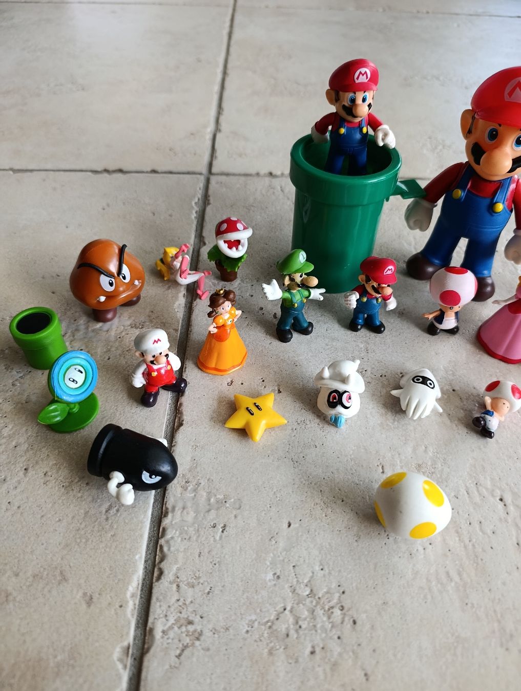 Spielzeuge: LOT DE FIGURINES MARIO BROSS – Gebraucht aus Sierre von shirley04 1