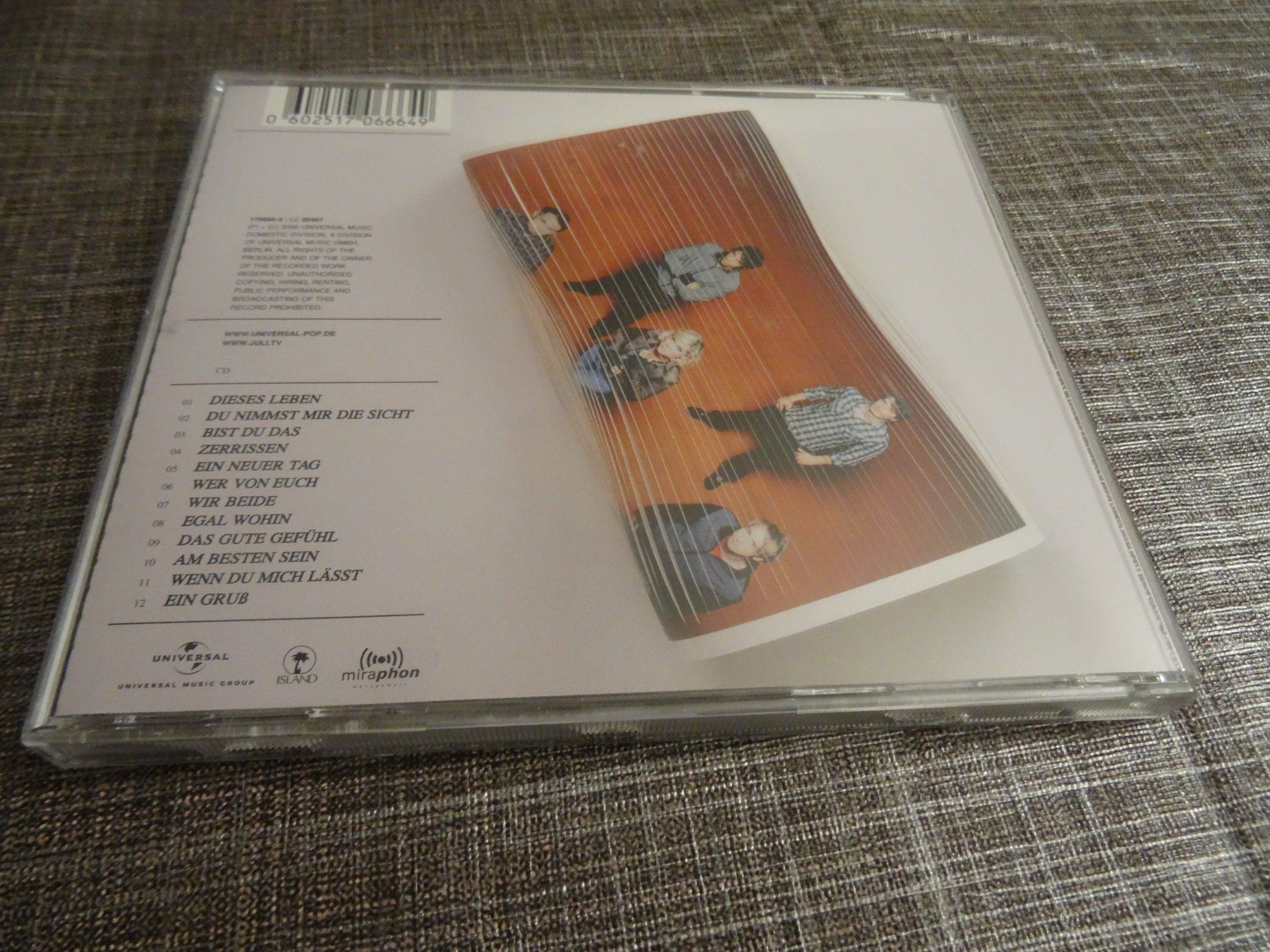 CD: Juli - Ein neuer Tag (CD) – Usato da Olten venduto da Disc-Ausverkauf 1