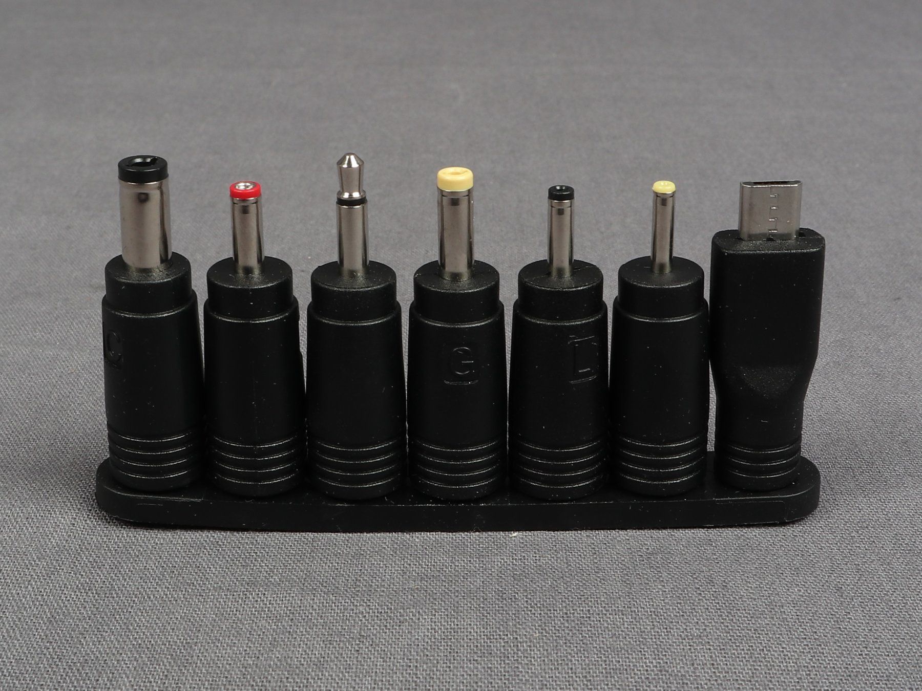 Lecteurs & Adaptateurs: LOGILINK A3-12 V Universal Power Adapter – Neuf (Voir description) à Steinen par Restwert_Steinen 3