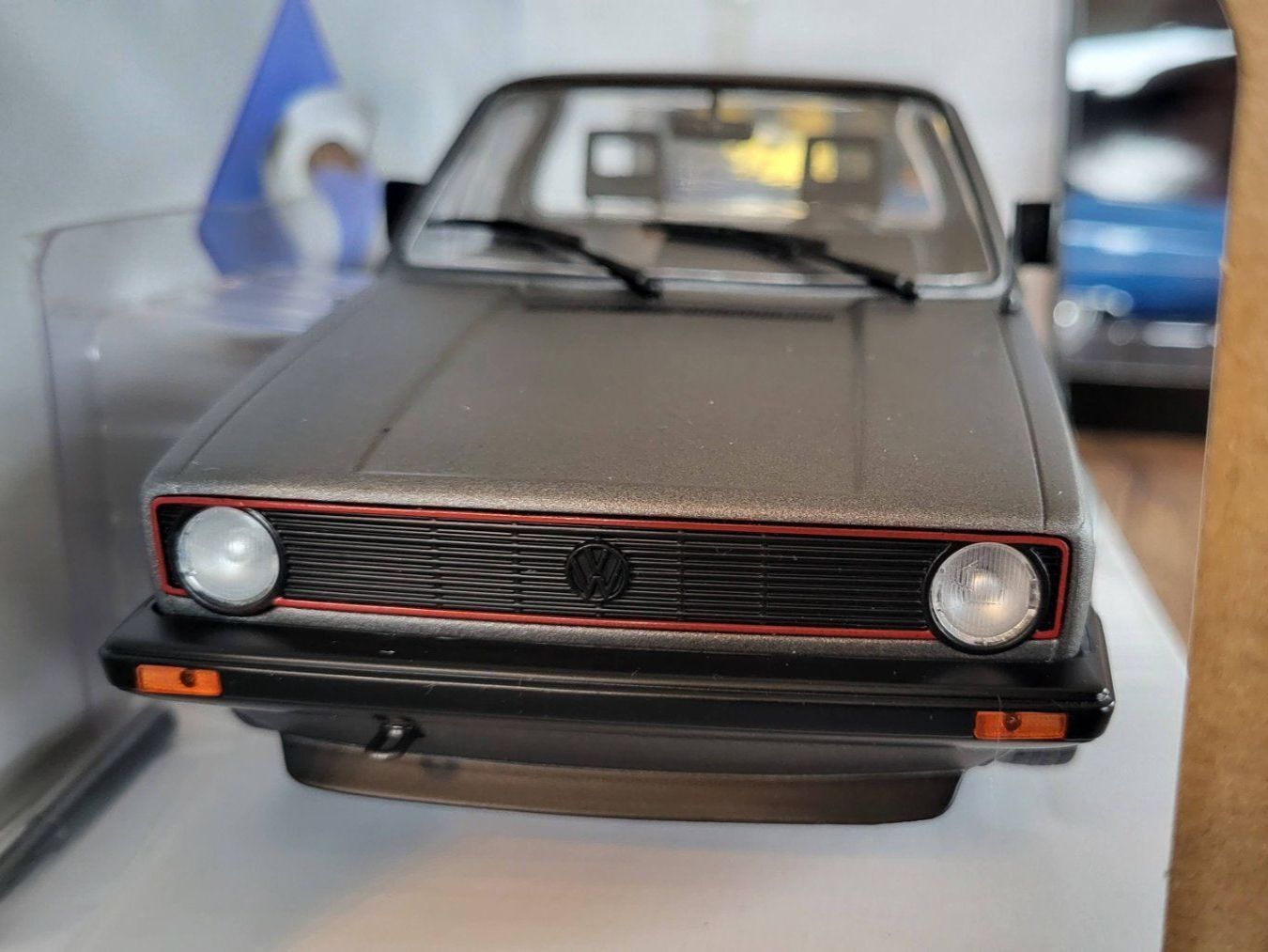 Solido Modellini d'auto: Volkswagen Caddy 1:18 Solido – Usato da Rothrist venduto da Juana5 1