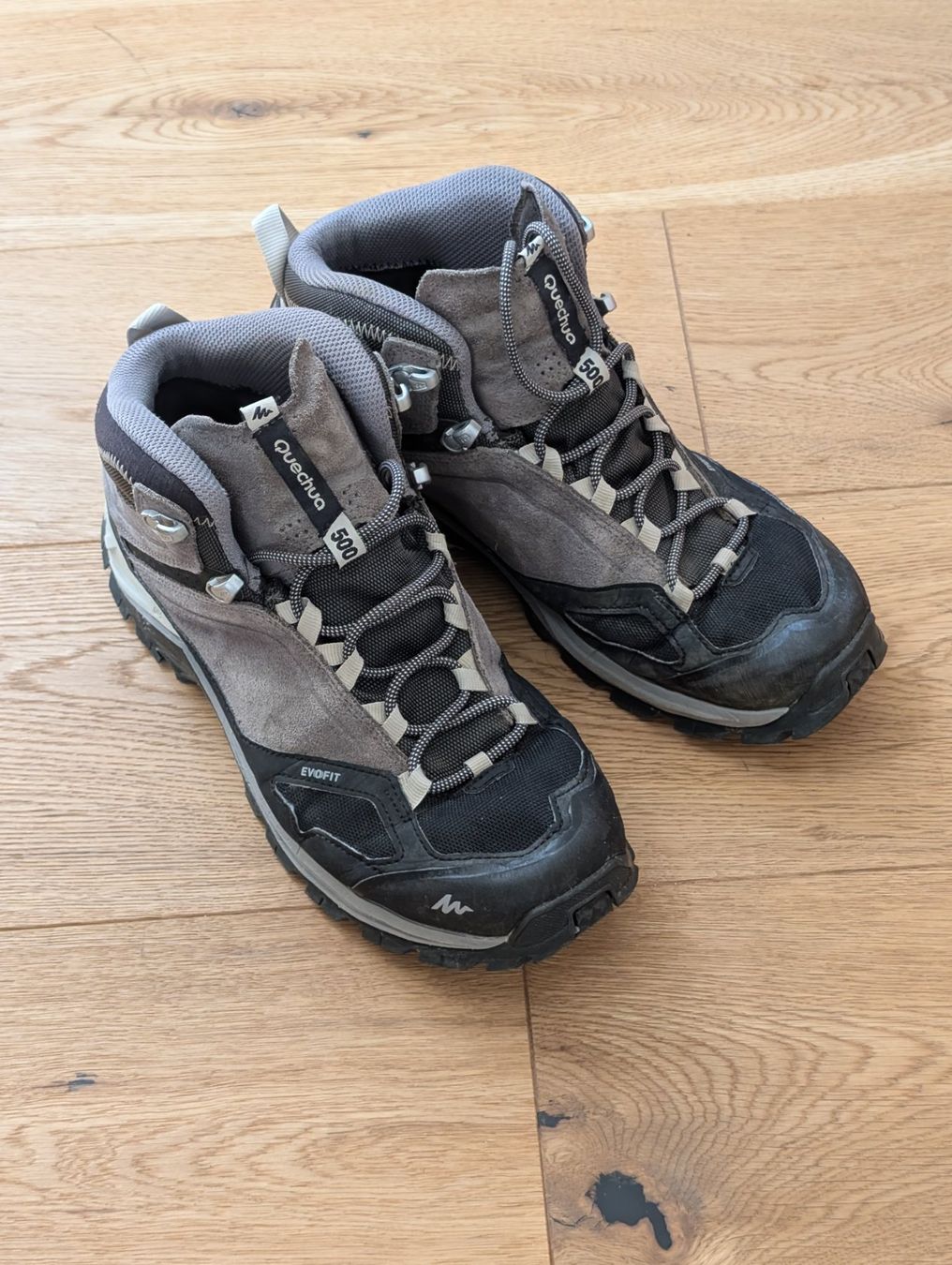 Decathlon Scarpe da uomo: Decathlon Quechua 500 Wanderschuhe Grösse 42 – Usato da Zürich venduto da lin_99vx