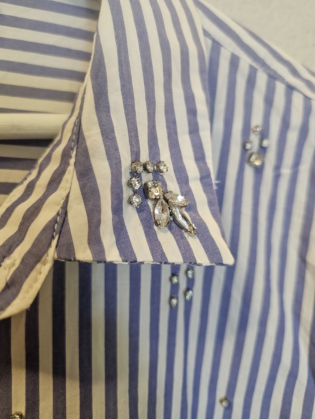 C&A Camicette: Gestreifte C&A Bluse mit Strass-Details, Grösse 44 – Usato da Bern venduto da Oscarella 2