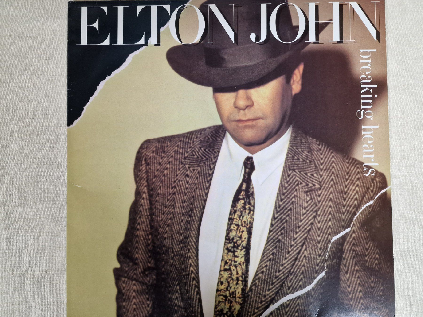 Dischi in vinile: Elton John LP – Breaking Hearts – Usato da Root venduto da atelier22