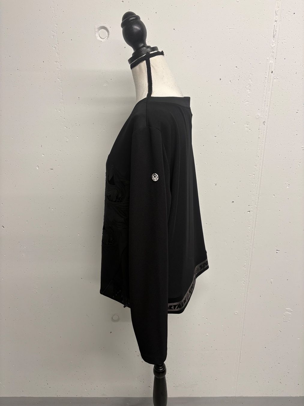 Maglioni & Felpe: Sportalm Pullover Sweatshirt Gr. 44 mit Spitze und Perlen – Nuovo (secondo la descrizione) da Regensdorf venduto da secondchancefashion 2
