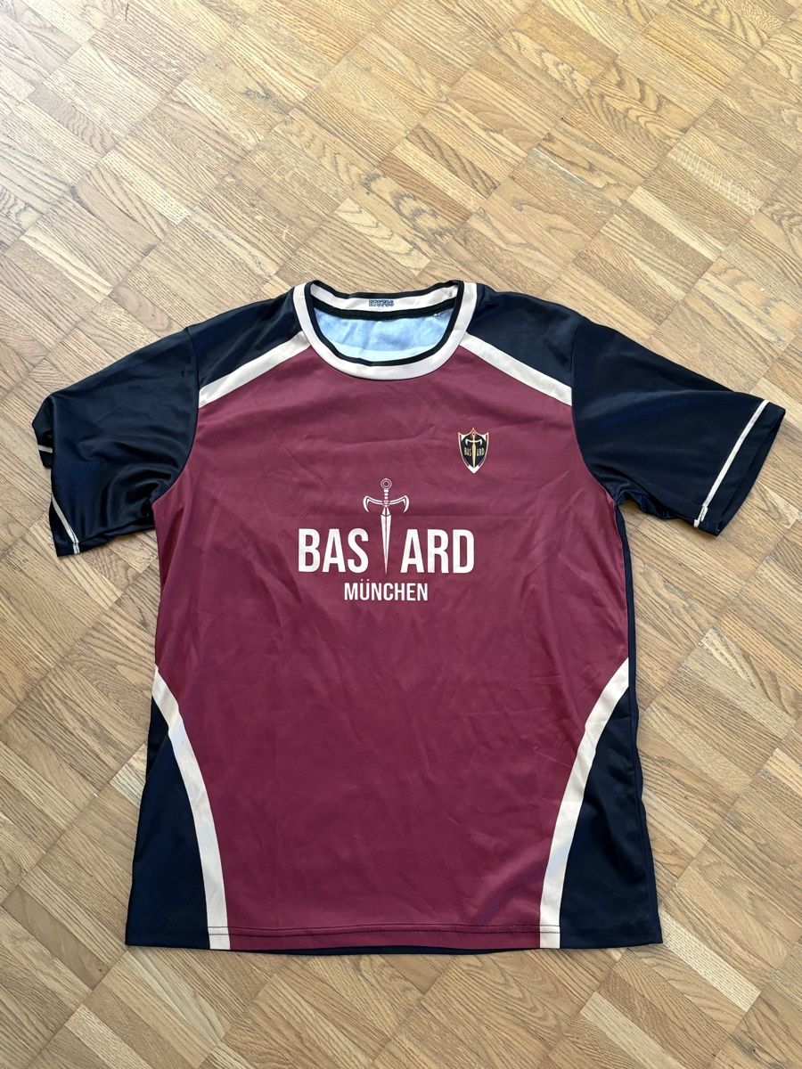 Leibchen & Hosen: Kaiser Fussballtrikot – Gebraucht aus Uster von zmac4