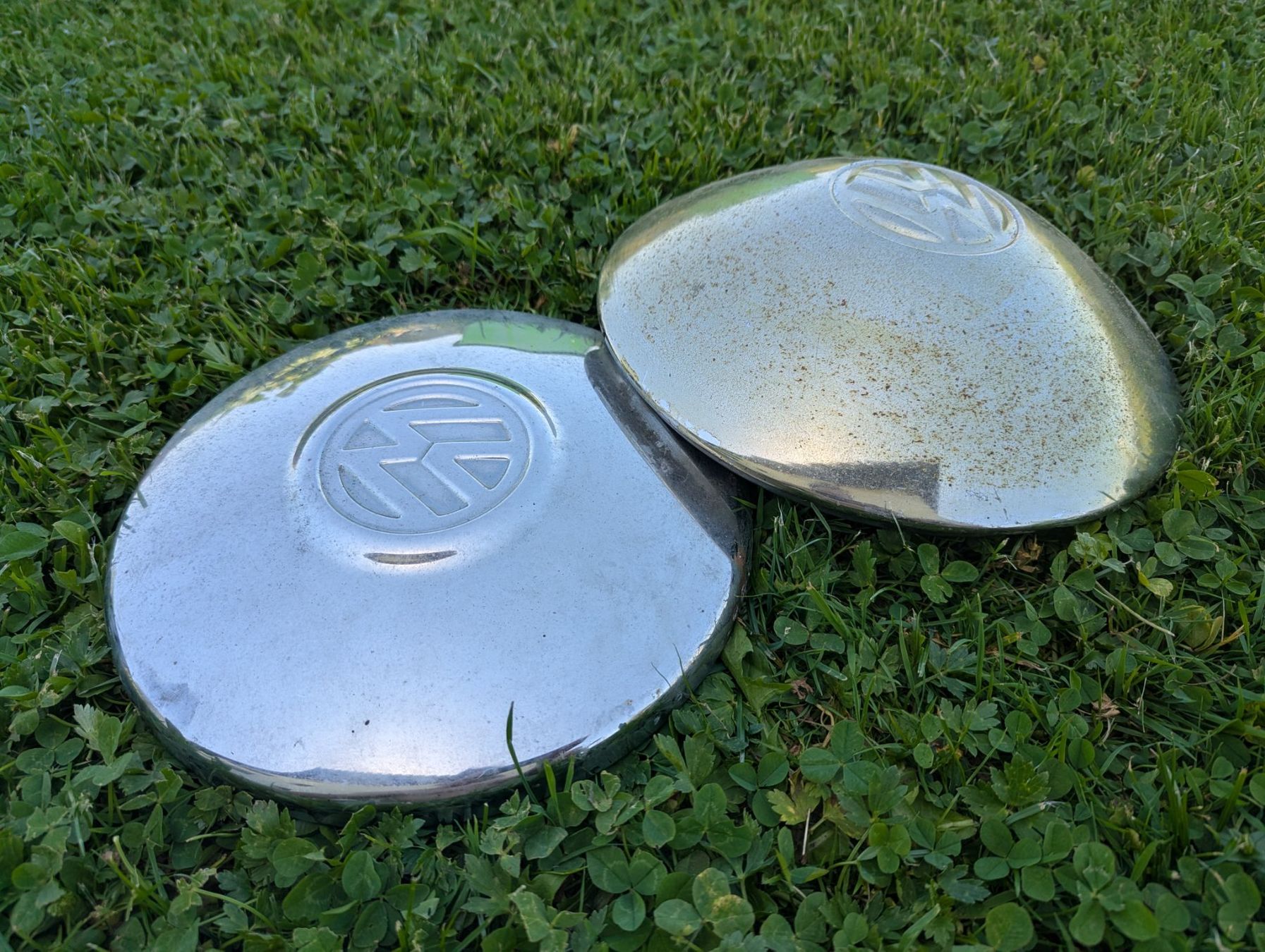 VW Sonstiges Fahrzeugzubehör: Radnabendeckel zu VW Oldtimer – Gebraucht aus Dietschwil von FIZENATOR