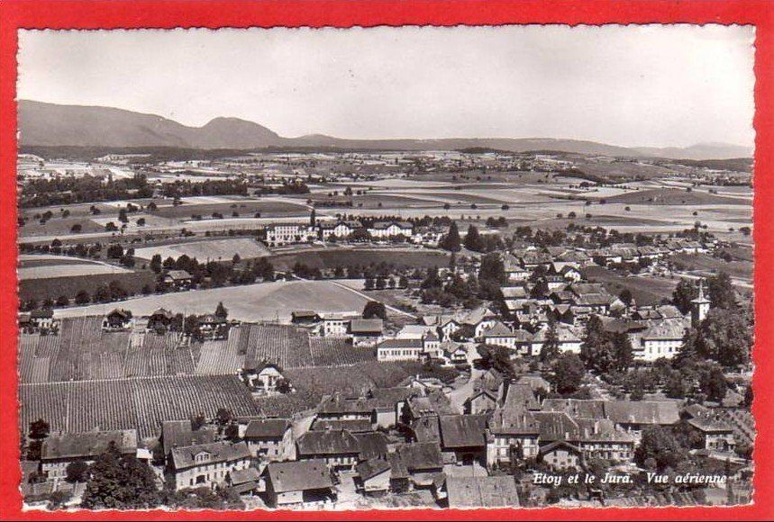 Cartoline postali: ETOY VUE AÉRIENNE – Usato da Grüningen venduto da Kartenlaube