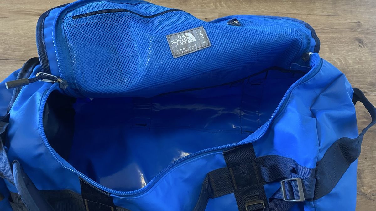 North Face Zaini: The North Face Base Camp Duffel Size M – Usato da Winterthur venduto da chiaroscuro27 5