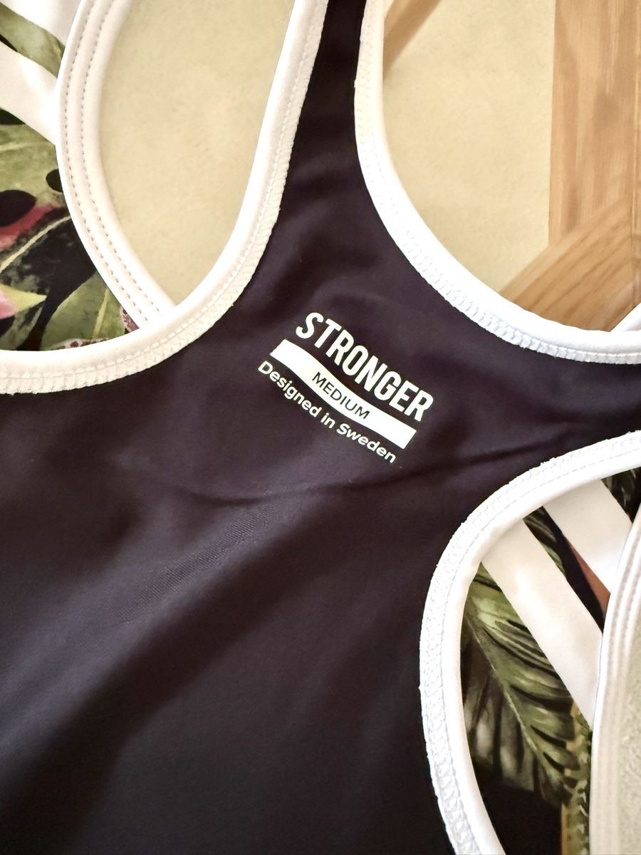 Top: Brassière de sport Stronger taille M – Usato da Romanel-sur-Lausanne venduto da Koala1908 2