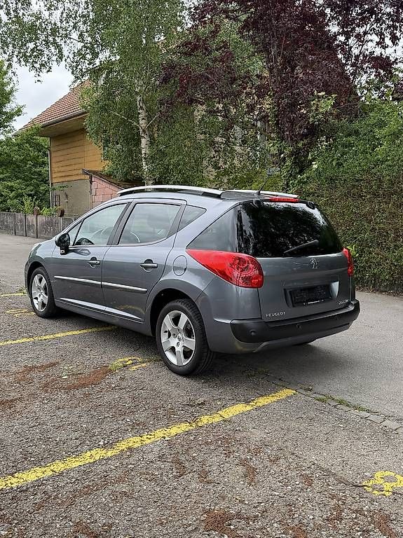 Autos: Peugeot 207SW 1.6 – D'occasion à Bern par leo_cd6l 4