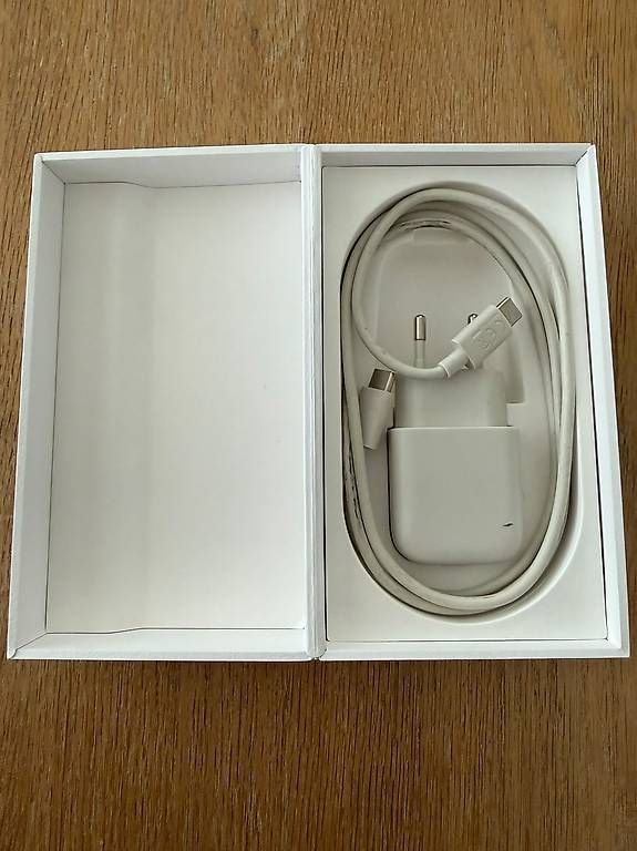 Sonstige Tabakwaren: IQOS ILUMA – Gebraucht aus Leuggern von jri_fqk6