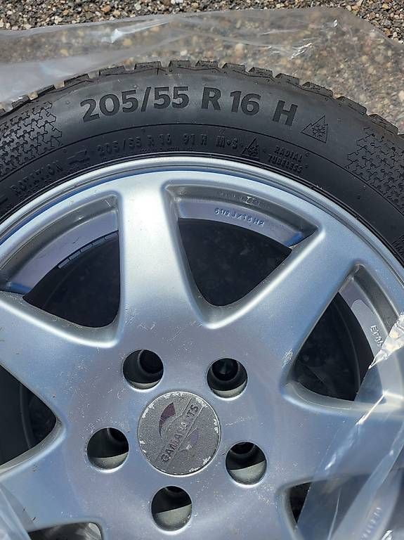 Continental Pneumatici & Ruote complete: Winterräder 205/55 R16 – Usato da Oberlunkhofen venduto da Alegria 3