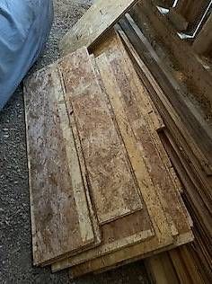 Holzartikel: Panneaux OSB / planches en bois – Gebraucht aus Pringy von Castella.1663 1