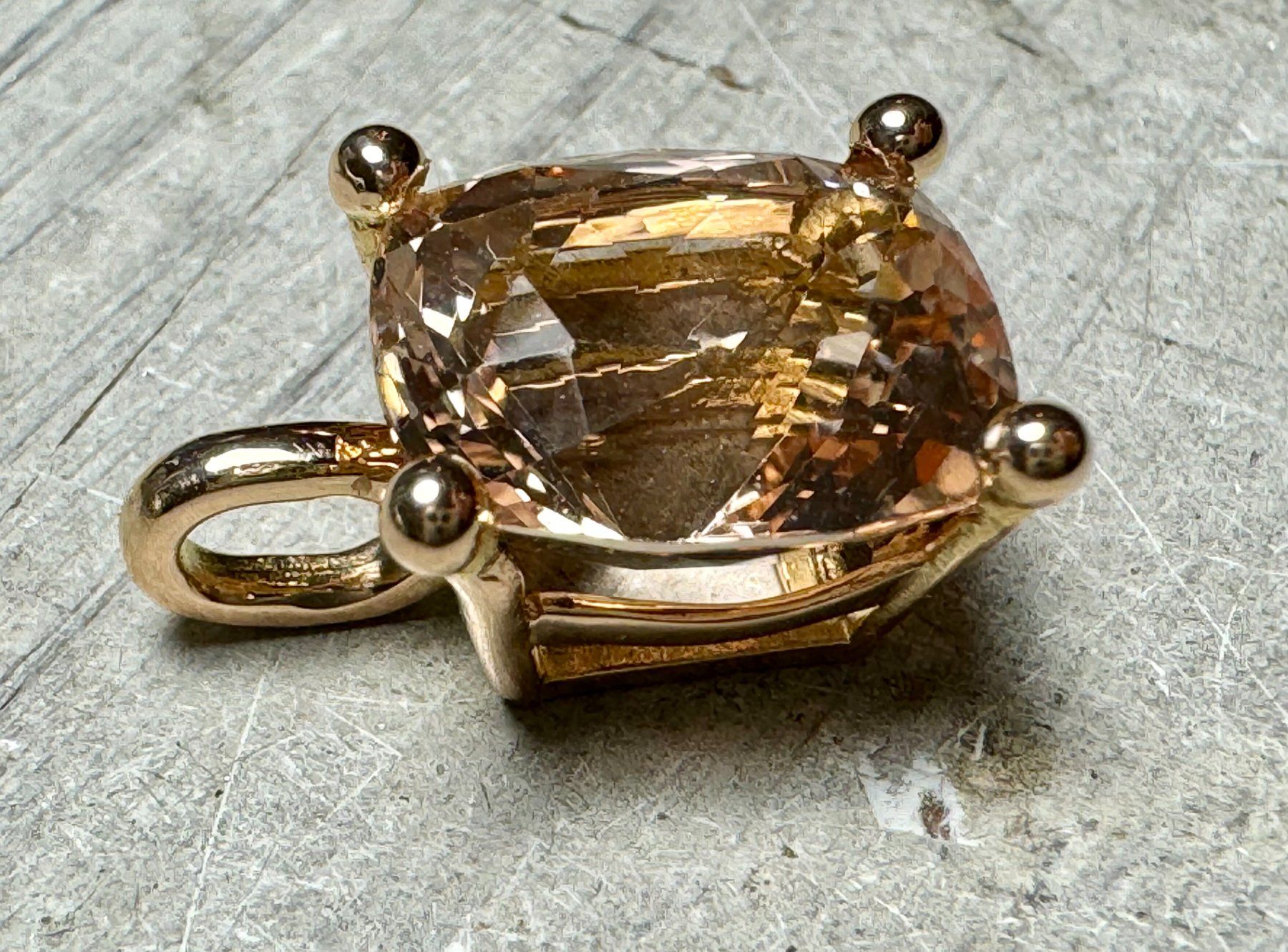 Ciondoli: Magic Morganit - Rotgold-Anhänger und Edelstein – Nuovo e nell'imballaggio originale da Jona venduto da Herzschmiede 1