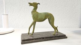Ancienne sculpture/ chien Lévrier sur socle signé