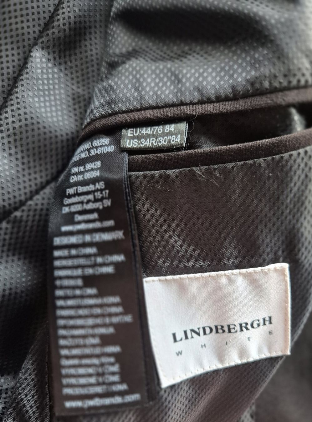Lindeberg Anzüge: Costume 2 pièces Lindbergh noir taille 44 – Neu (gemäss Beschreibung) aus Argnou (Ayent) von emnonaol 1