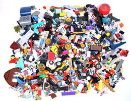 1.5 kg. Legoteile mit Minifiguren