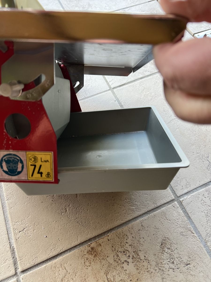 Tutti gli attrezzi: Diamantnassfliesenschneider im Koffer – Nuovo (secondo la descrizione) da Kallnach venduto da sta_sy57 3