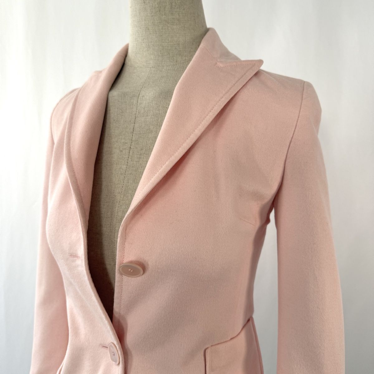 Akris Giacche: AKRIS Pink Cashmere Jacket – Usato da Emmen venduto da Colette-Juliette 1