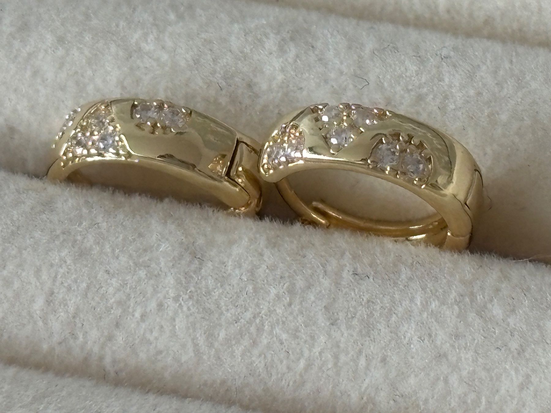 Ohrringe & -stecker: Luxus Elegante Mini Ohrstecker Farbe :Gold / Weiss – Neu (gemäss Beschreibung) aus Biel-Bienne von Roserosse13 5