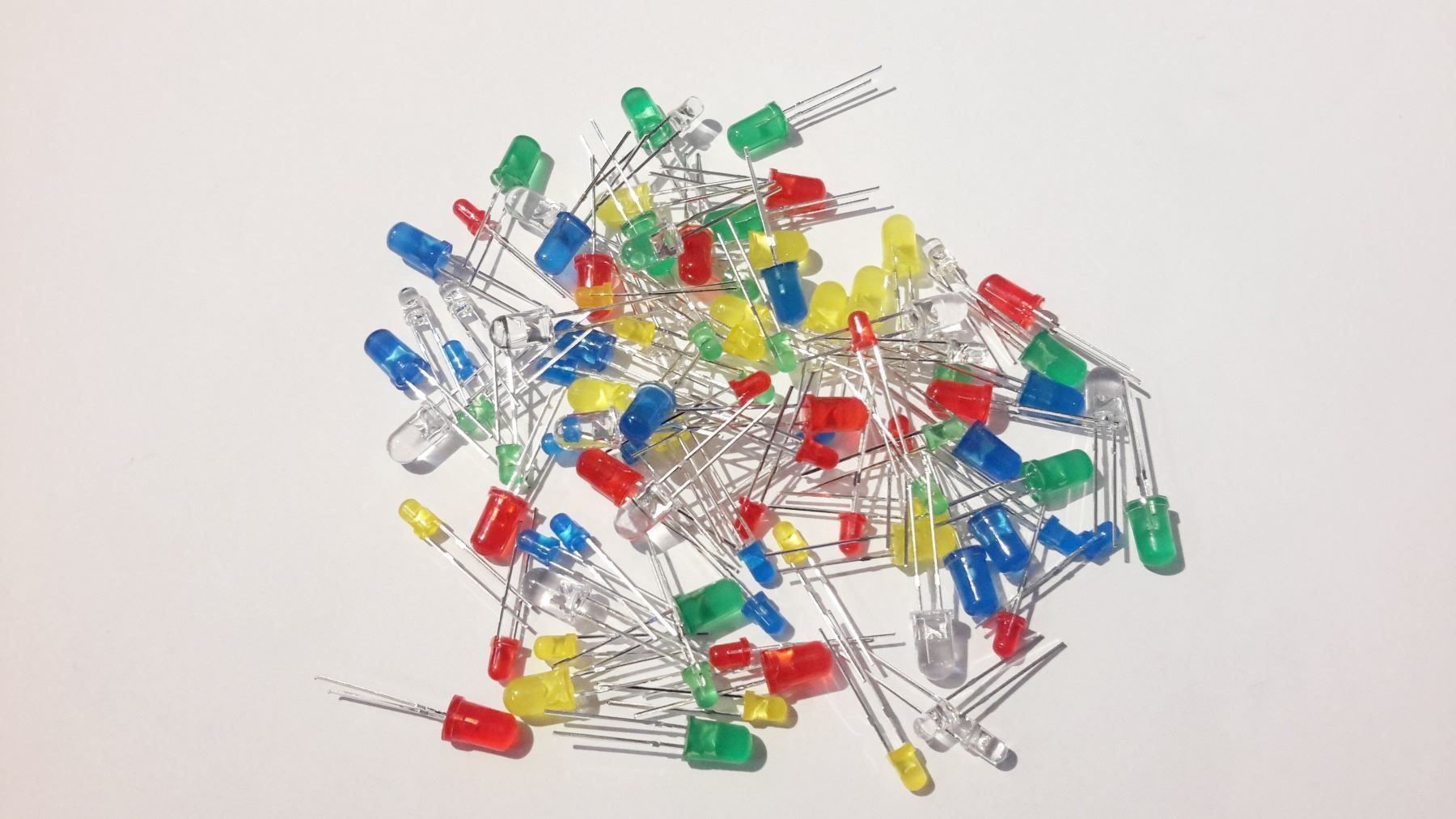 Componenti elettronici: LED-Sortiment 5 Farben, 100 Stück – Nuovo e nell'imballaggio originale da St. Gallen venduto da cointec 2