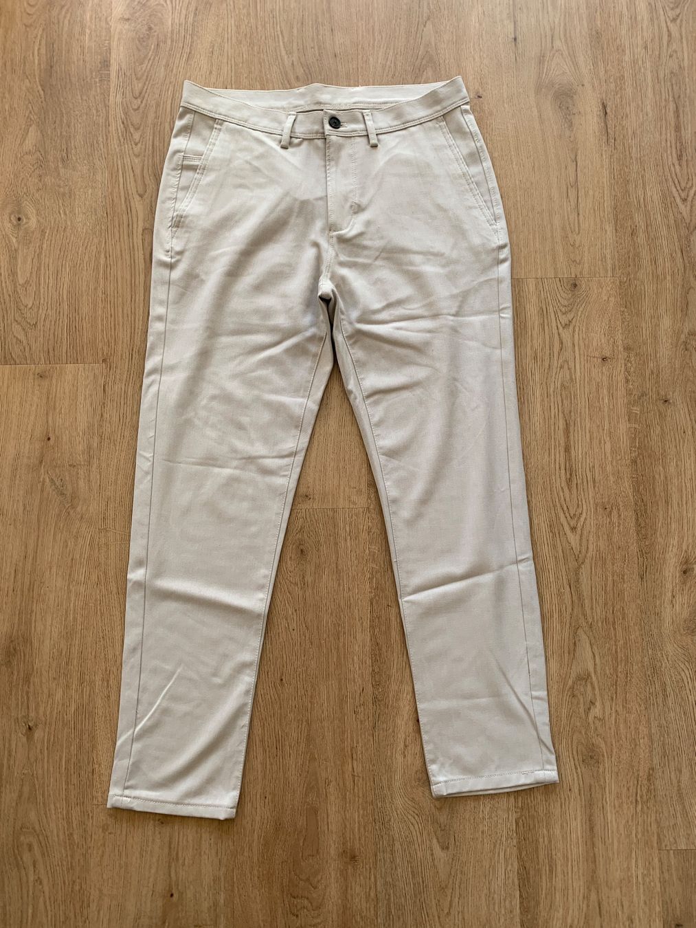 Zara Pantaloni: Pantalon beige Zara – Nuovo (secondo la descrizione) da Genève venduto da rez_c6c6