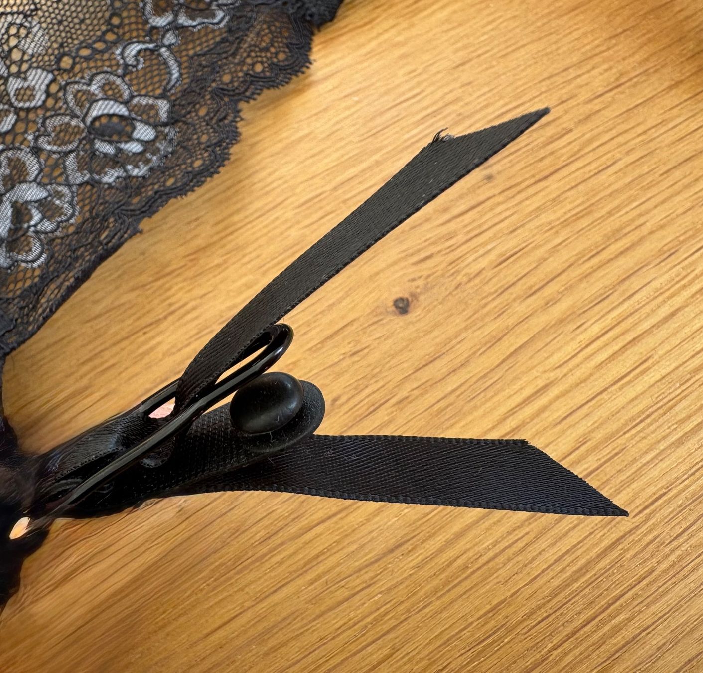 C&A Altra biancheria intima: Strumpfhalter verstellbar Spitze/Silikon/Satin,NEU – Nuovo (secondo la descrizione) da Siblingen venduto da Vany_McDougall 4