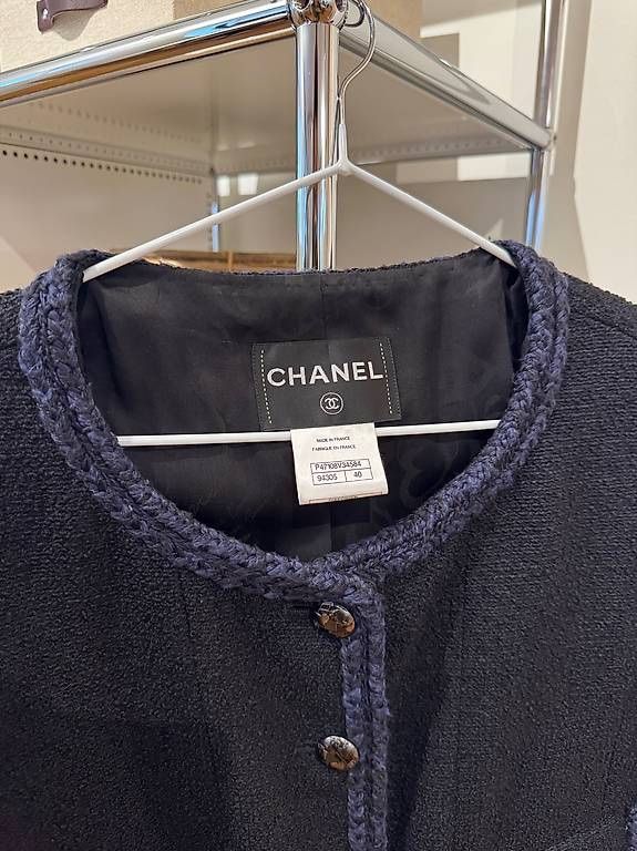 Chanel Giacche: CHANEL JACKE NAVY & BLACK – Nuovo (secondo la descrizione) da Schwyz venduto da bofb 3